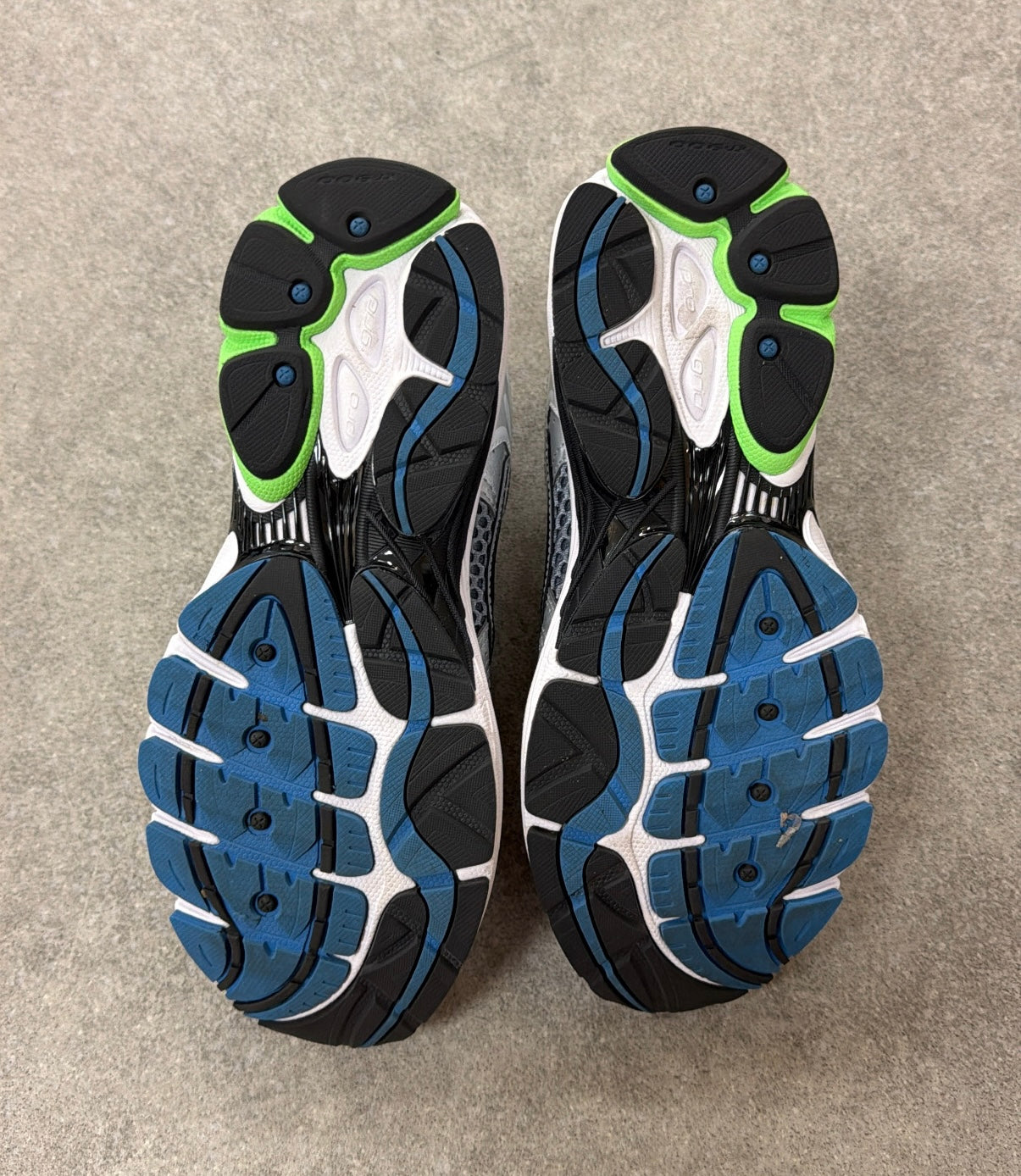 Saucony ProGrid Omni 9 - Grey Slime