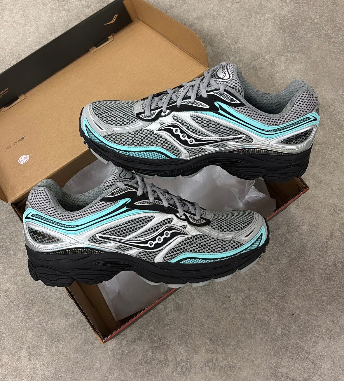 Saucony ProGrid Omni 9 - Fossil Grey