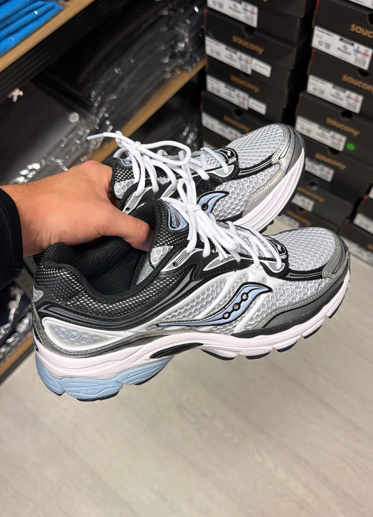 Saucony ProGrid Omni 9 - Baby Blue Black