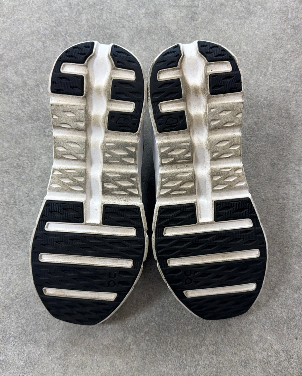 ON x Loewe Cloudtilt 2.0 - Grey (UK9)