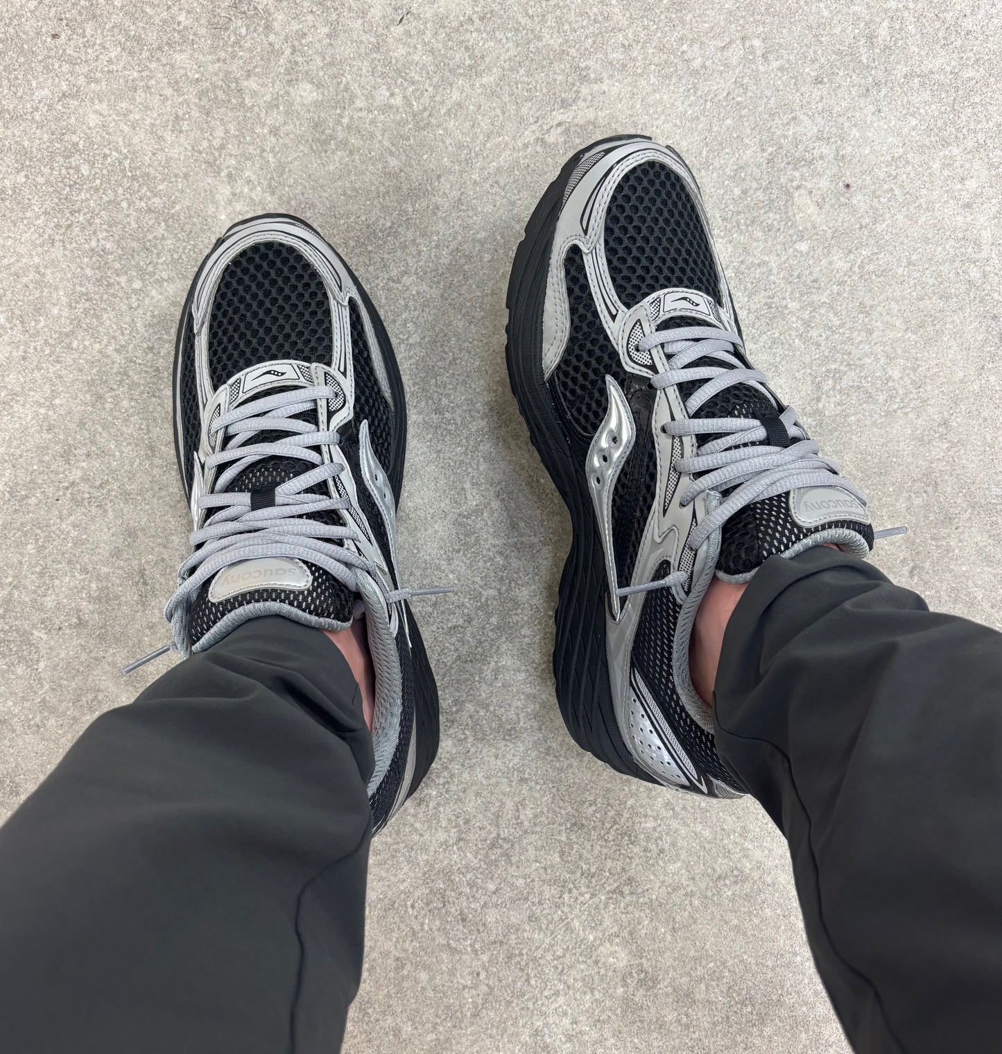 Saucony ProGrid Omni 9 - Black Silver