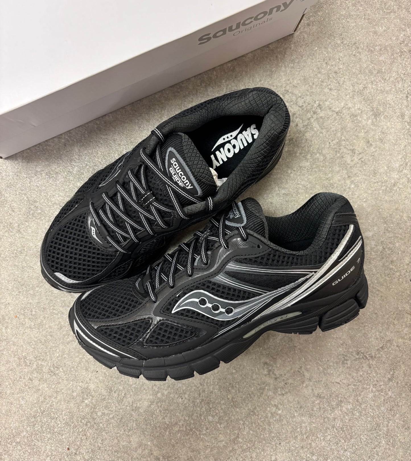 Saucony ProGrid Guide 7 - Black Silver