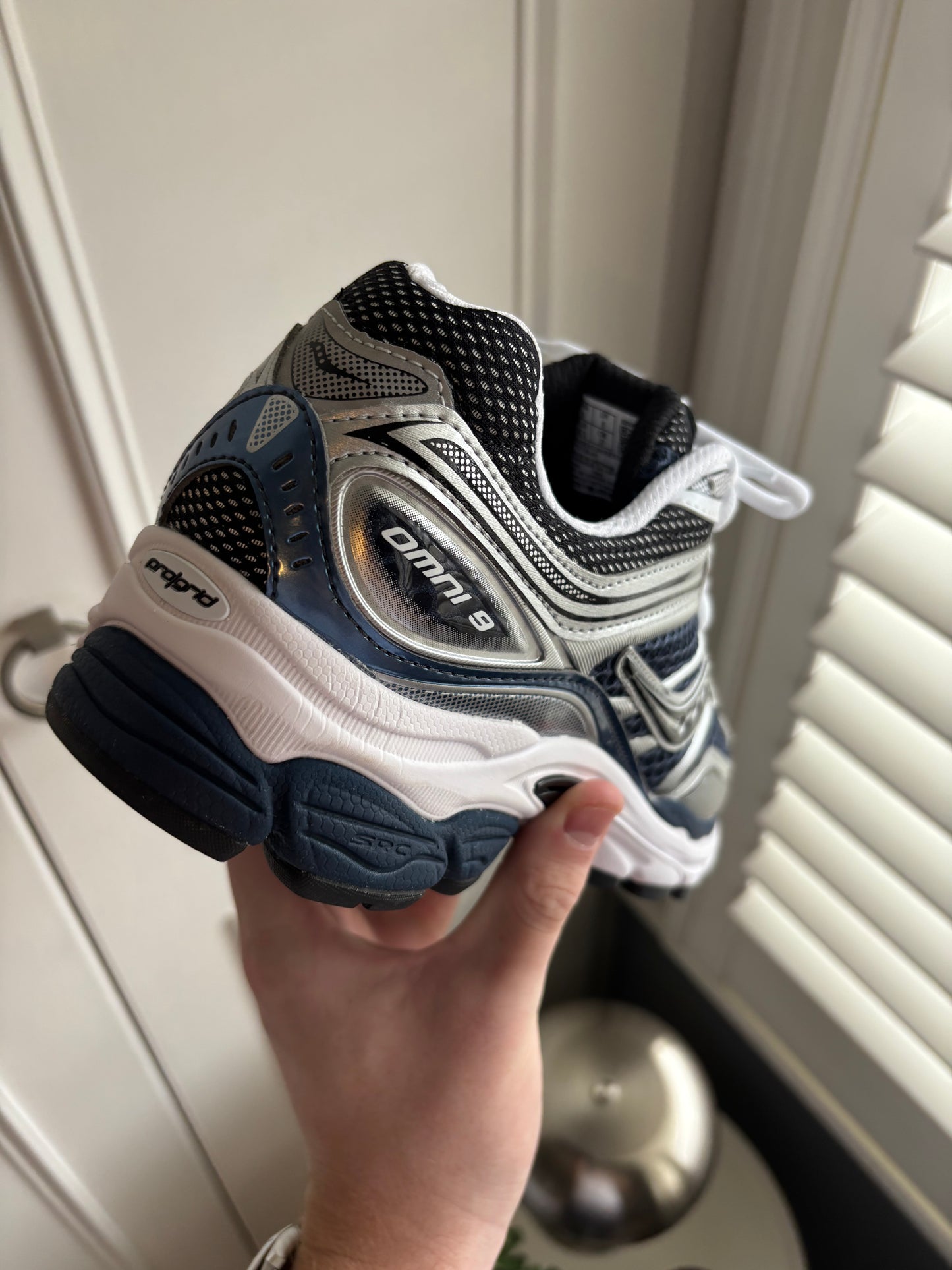 Saucony ProGrid Omni 9 - Deep Navy