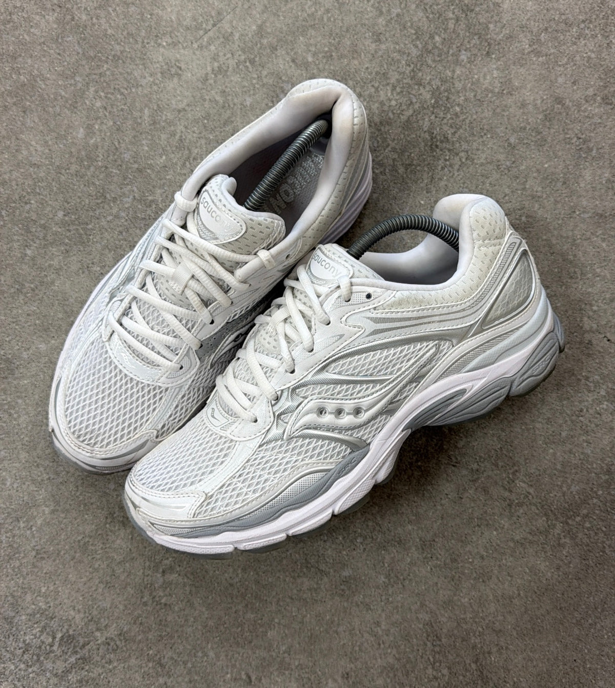 Saucony ProGrid Omni 9 - White Silver (UK8.5)