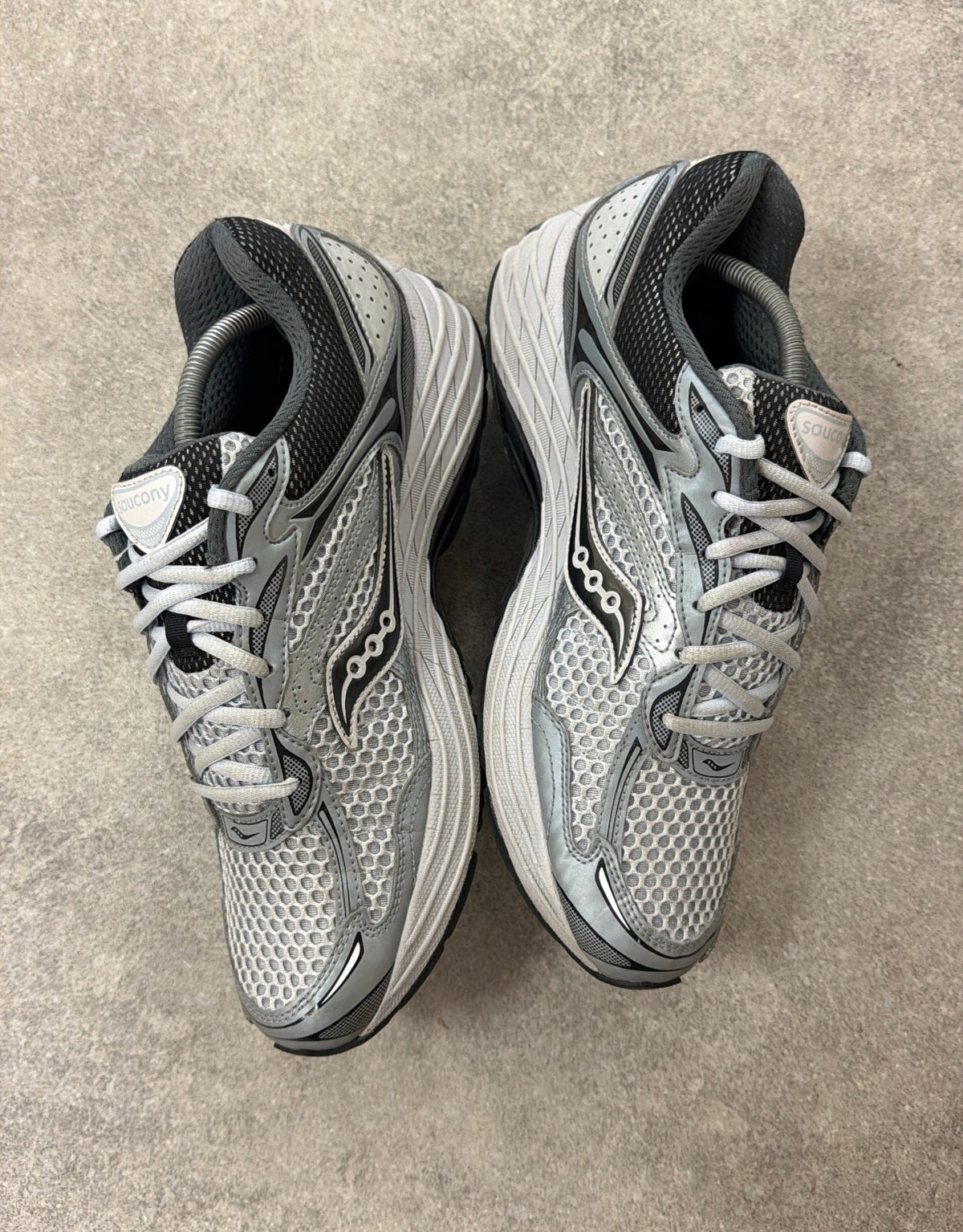 Saucony ProGrid Omni 9 - Microchip (UK10)