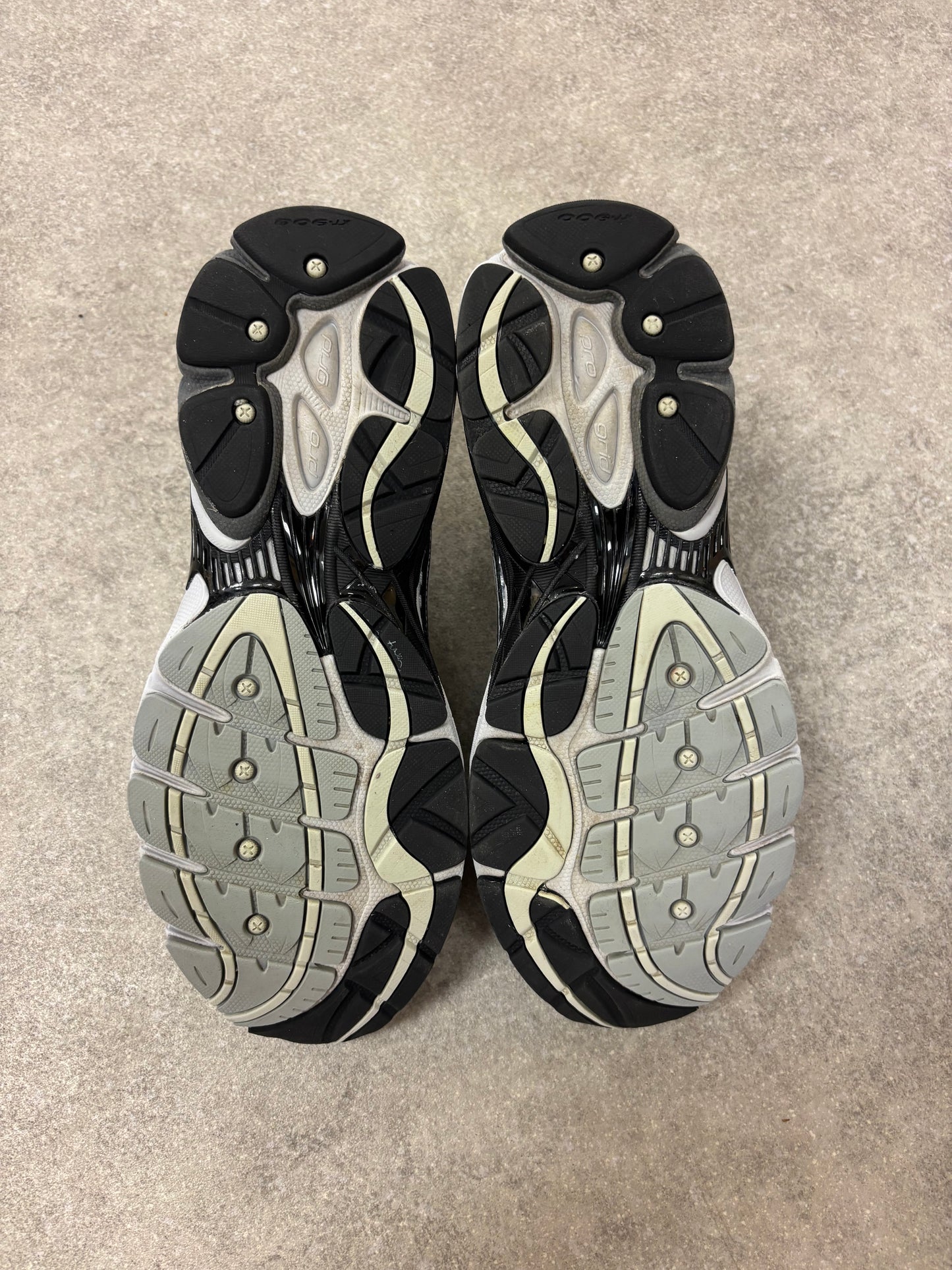 Saucony ProGrid Omni 9 - Microchip