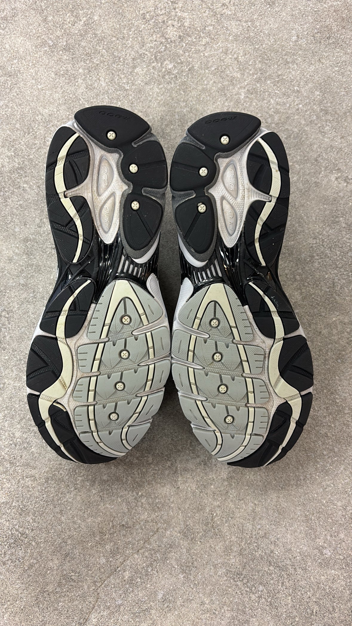 Saucony ProGrid Omni 9 - Microchip