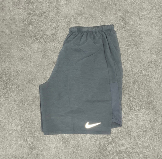 Nike 7” Challenger Shorts - Grey