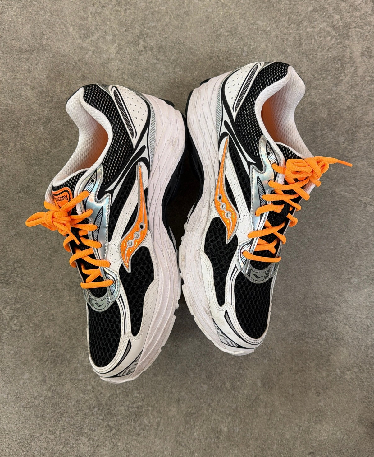 Saucony ProGrid Omni 9 - White Orange