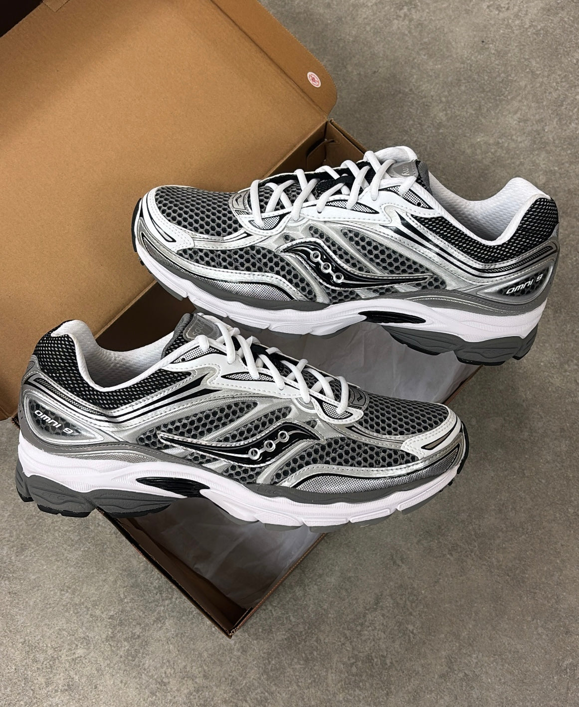 Saucony ProGrid Omni 9 - Grey Silver