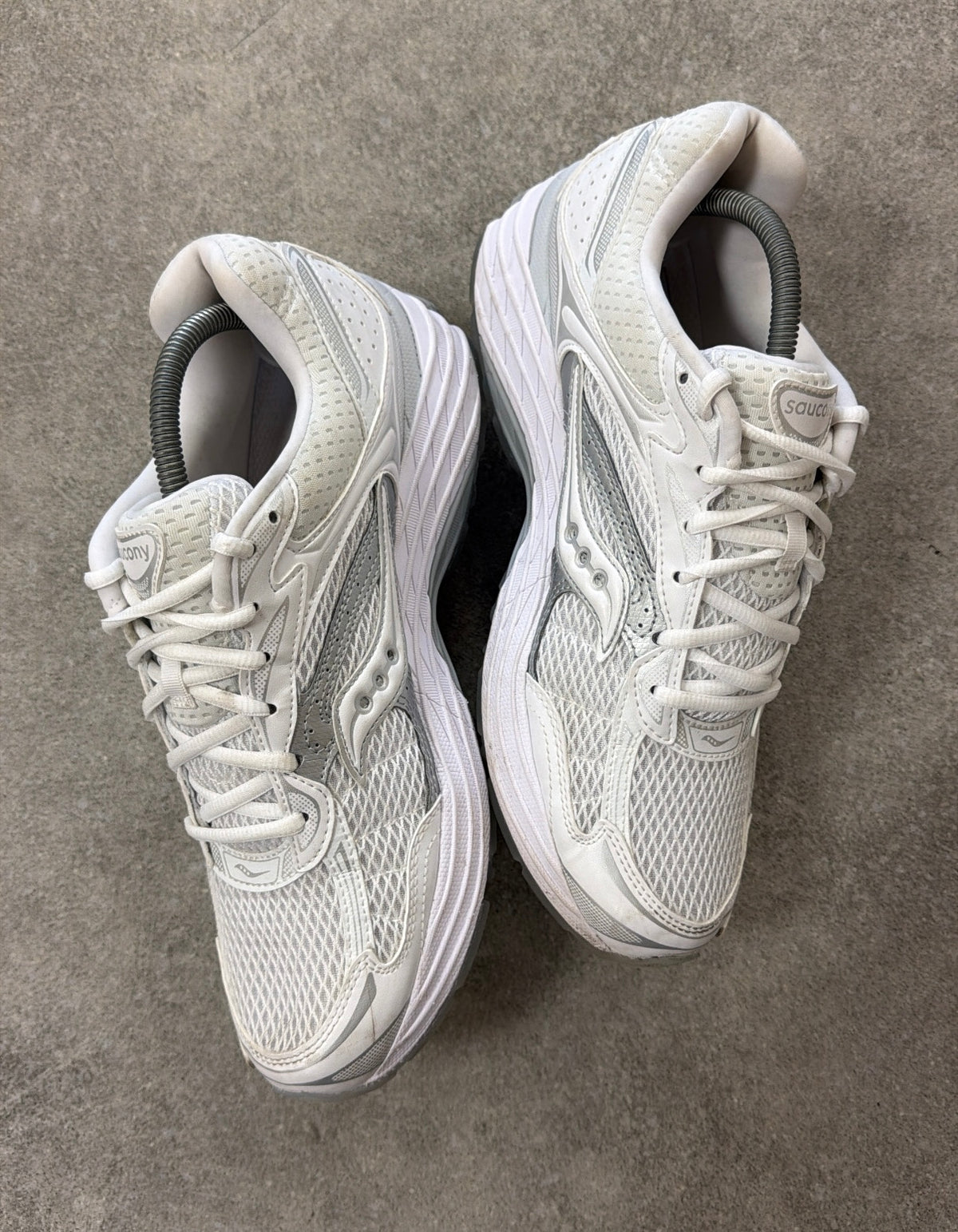 Saucony ProGrid Omni 9 - White Silver (UK8.5)