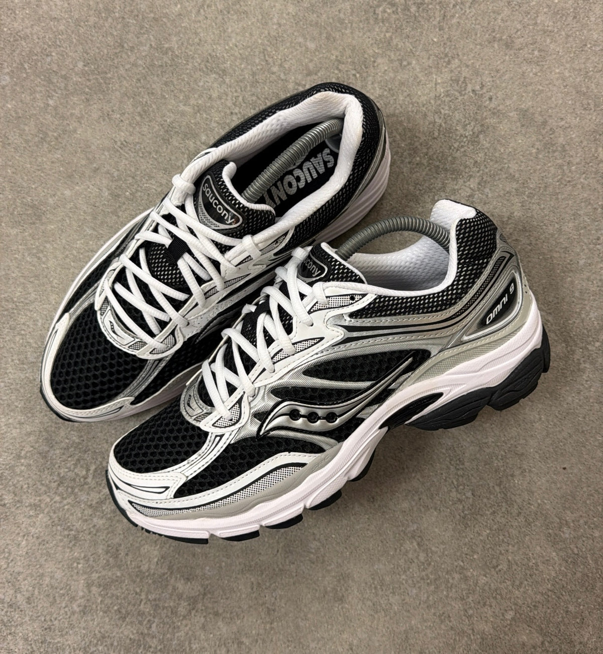 Saucony ProGrid Omni 9 - Black White (UK8)