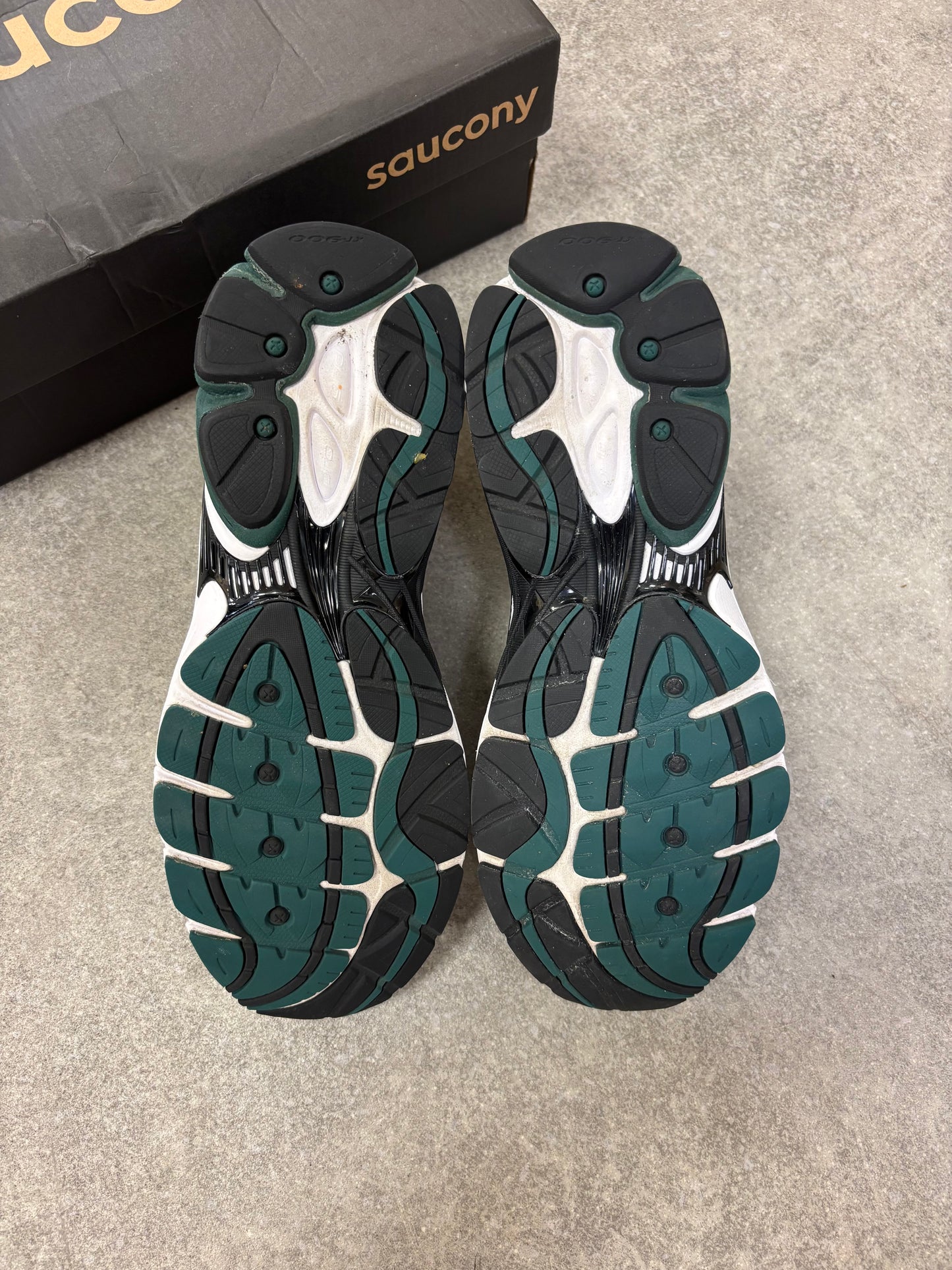 Saucony ProGrid Omni 9 - Pine Green