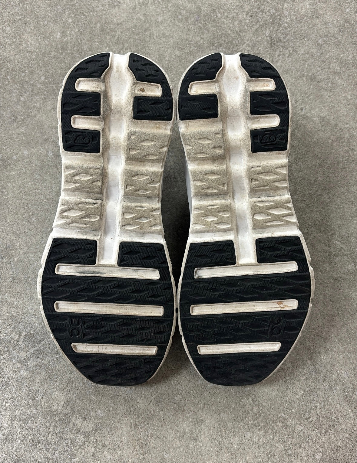 ON x Loewe Cloudtilt 2.0 - Grey
