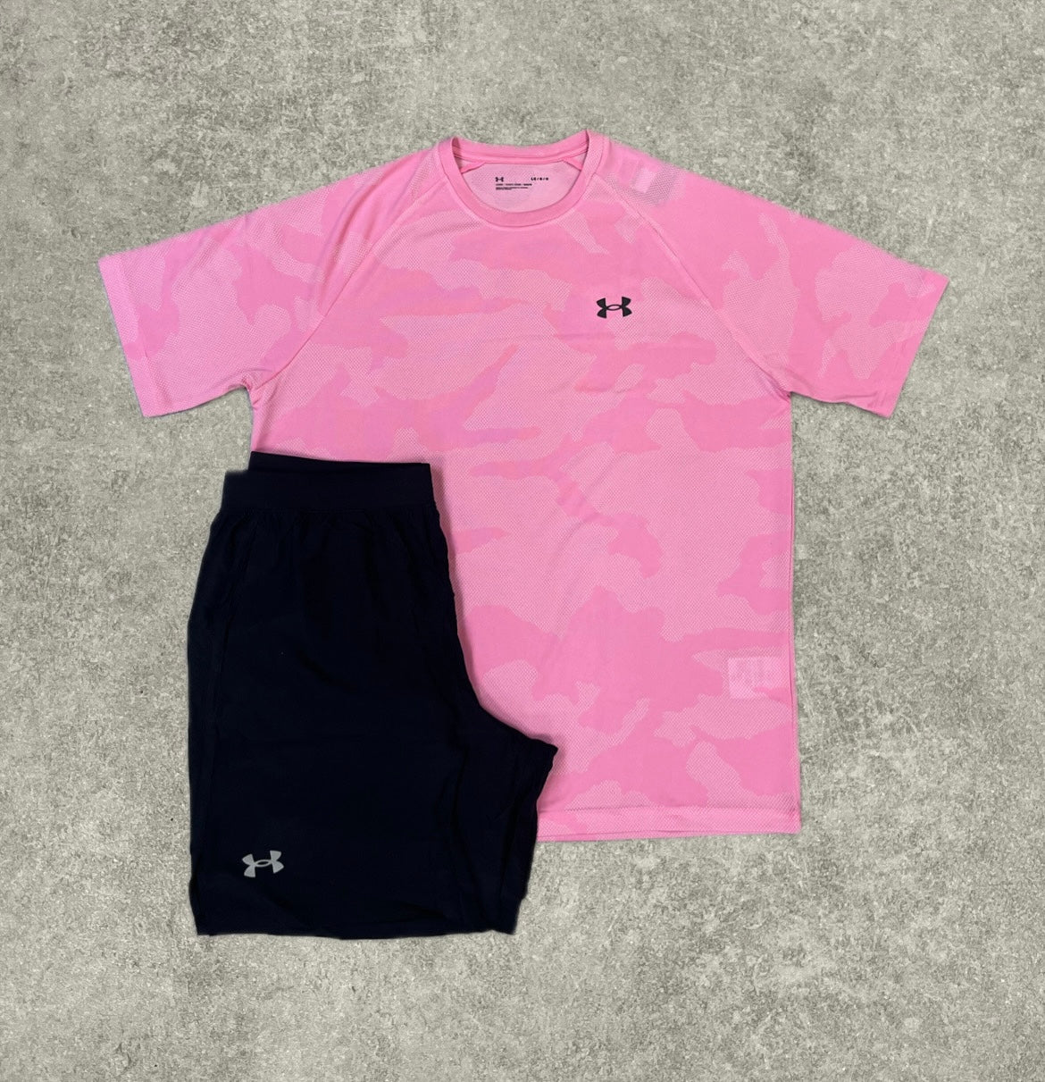 Under Armour Camo T-shirt & ‘Launch’ 7” Short Set - Pink/Black