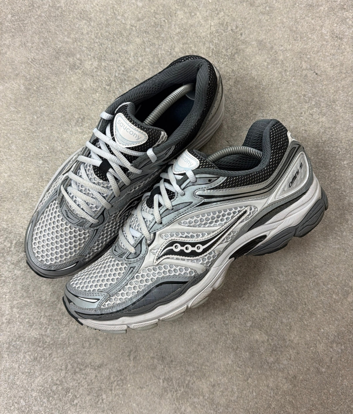 Saucony ProGrid Omni 9 - Microchip (UK10)