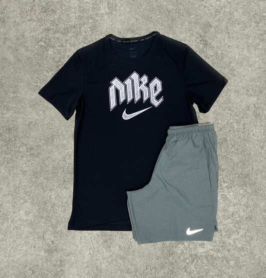 Nike Run Division T-shirt & Challenger 7” Short Set - Black/Grey